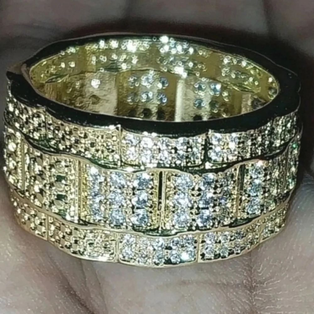 Elegant Mens Gold  Ring Sz 9